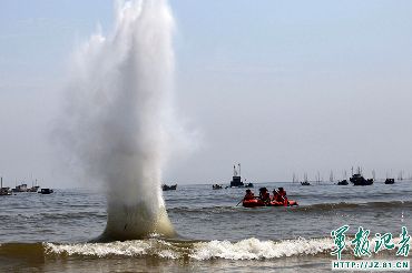 浙江武警總隊：百名特戰(zhàn)精英上演怒海爭鋒