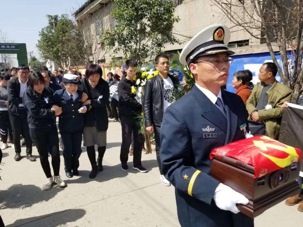 中國藍(lán)天英雄最可敬