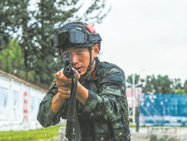 全軍士官優(yōu)秀人才獎(jiǎng)獲得者張家潤：兩遇挫折，他選擇繼續(xù)沖鋒