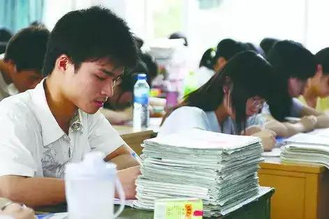 消除地區(qū)差，讓高考招生“這碗水”端平